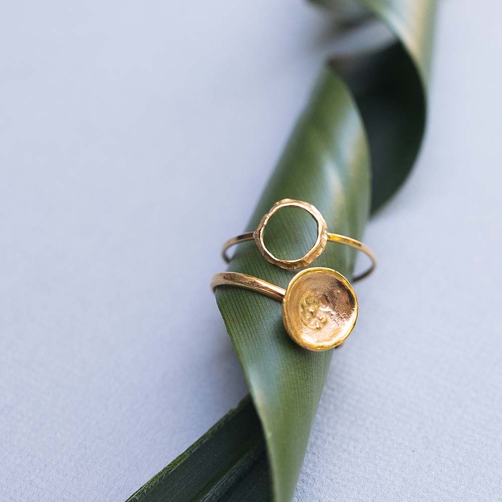 Small Opihi Circle Ring