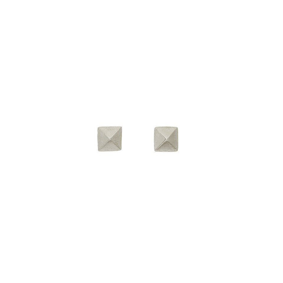 Medium Pyramid Posts