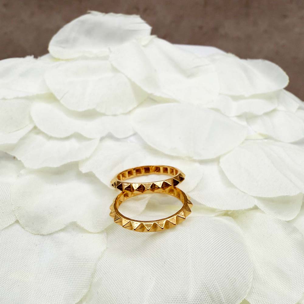 Pyramid Ring