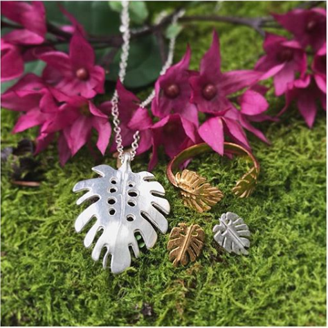 Medium Monstera Necklace